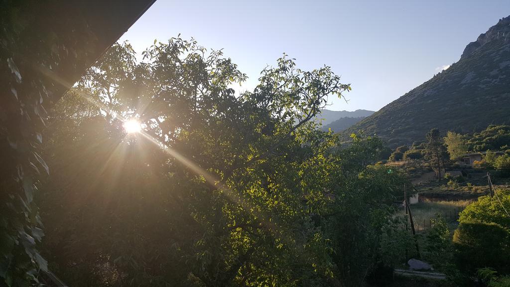 Hani Zemenou Arachova Esterno foto